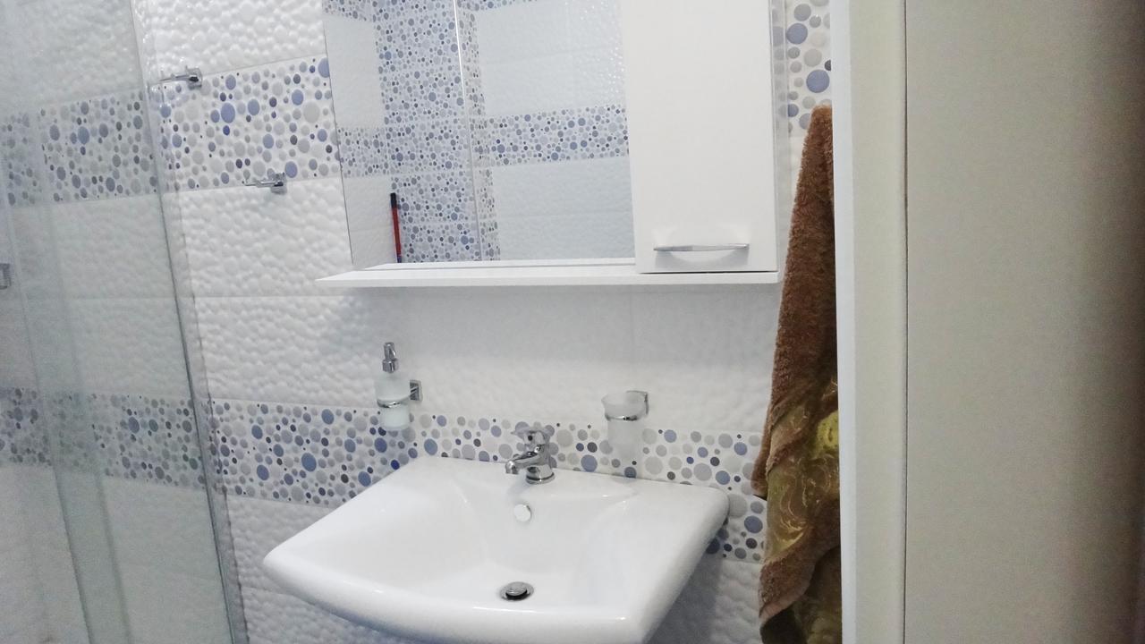 Apartments In White Residence Sarande Bagian luar foto